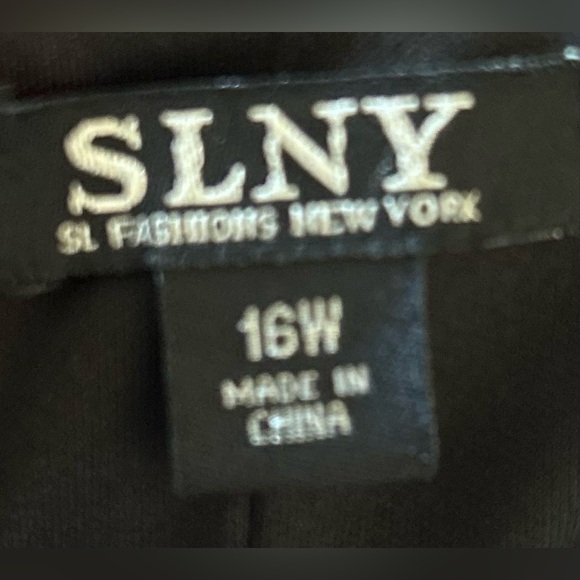 Floral dress 🌺🌺 - Picture 8 of 8